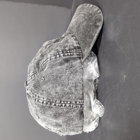 Levi's Strauss & Co ,Two Horse Brand Women's Black Acid Wash Denim Cap. - Picture 4 of 7